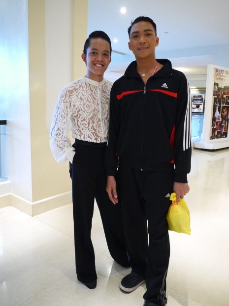 69-magnitude-earthquake-interrupts-miss-asia-pacific-international-2025-gala-in-cebu